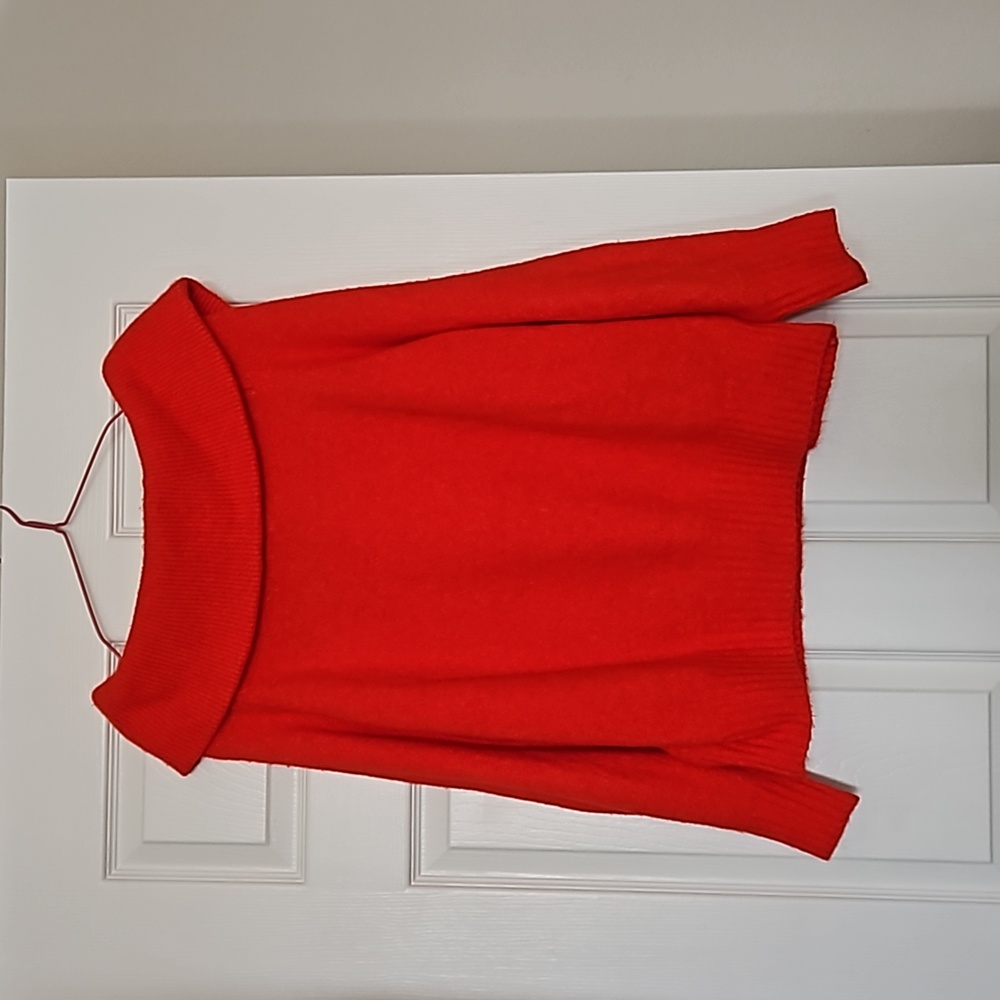 H&M - Off the shoulder red sweater